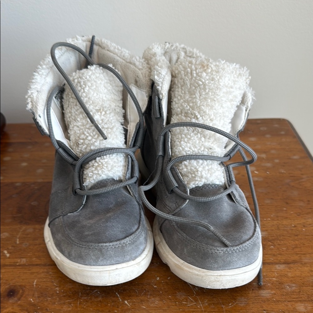 Sorel Grey Waterproof Sherpa lined winter boot